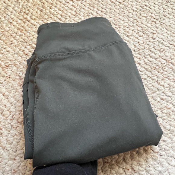 Cropped Leggings - Picture 3 of 4